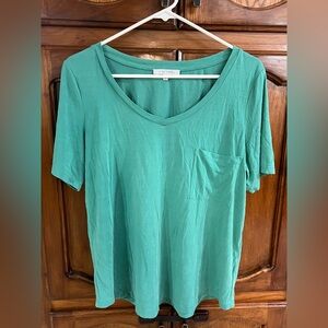 Love Tree Women’s Teal Short Sleeve Top! Size Medium.